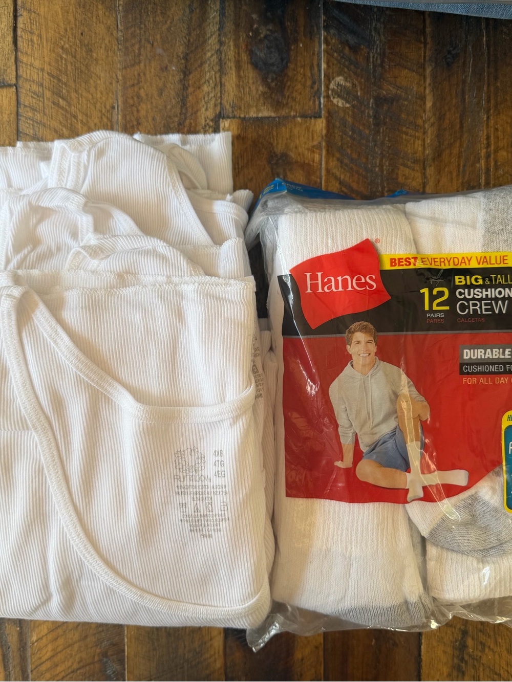 Fruit of the Loom Men’s White Ribbed Tank Tops Hanes Cushioned Crew Socks 4XB